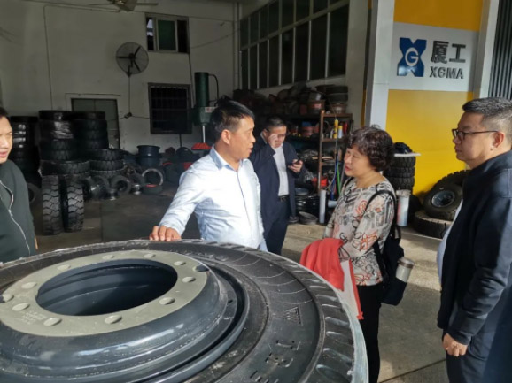 情暖永新昌丨熱烈歡迎廈門總商會舉辦的哈工大會長班同學(xué)光臨廈門永新昌參觀指導(dǎo)。