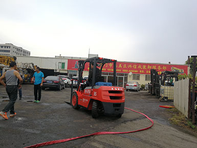 恭喜廈門市興信成裝卸公司喜提廈工叉車兩臺！